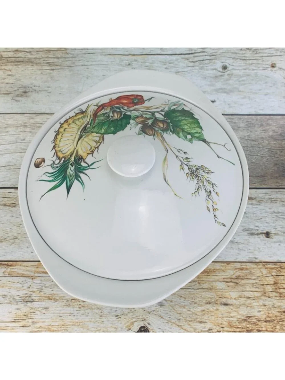 Villeroy & Boch VIL74 Luxembourg Vegetables Nuts Berries Covered Casserole Dish